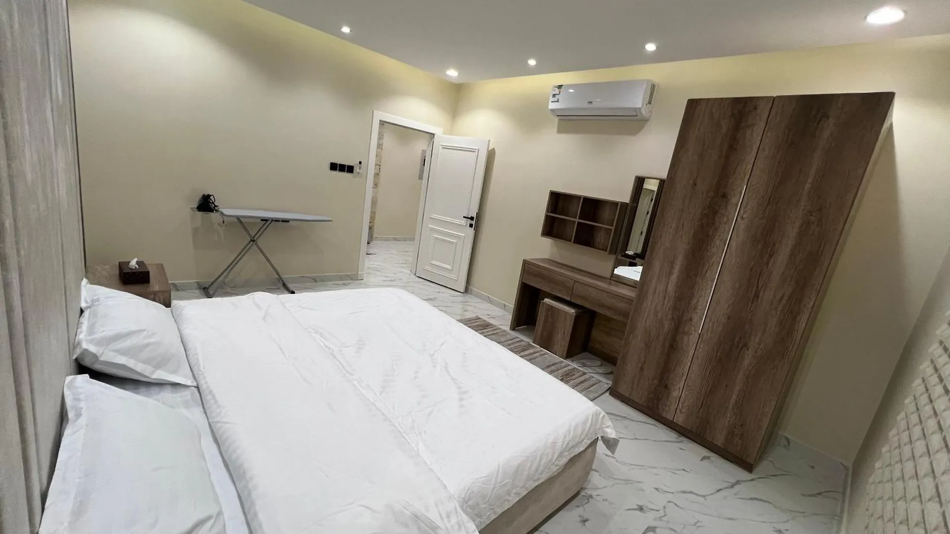 Apartment شقة فاخرة بدخول ذاتي ٣ غرف نوم وصالة جلوس Riyadh
